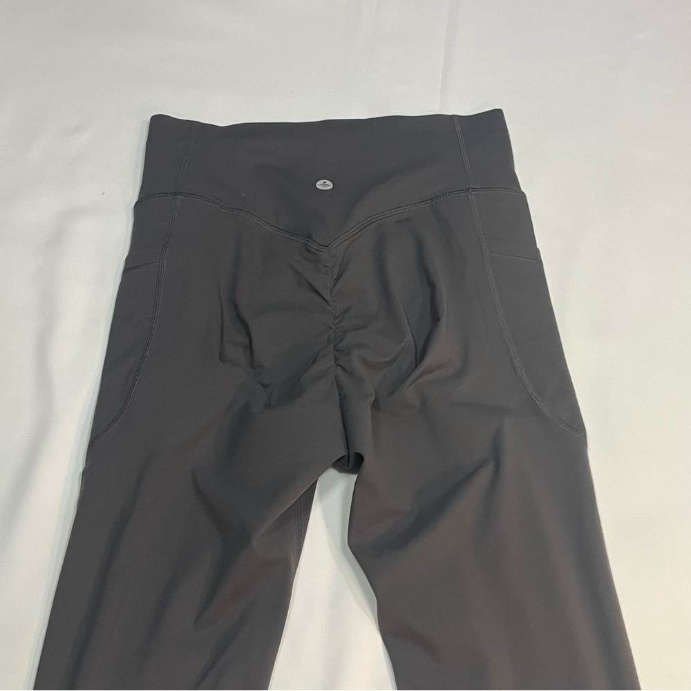 HALARA Leggings in Volcanic Ash, Sz XS. Full length - Picture 8 of 8